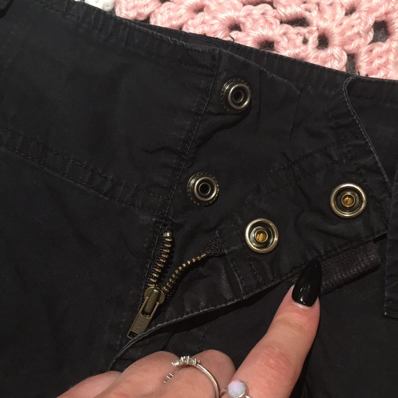 Black cargo skirtđź–¤ - Picture 3 of 7